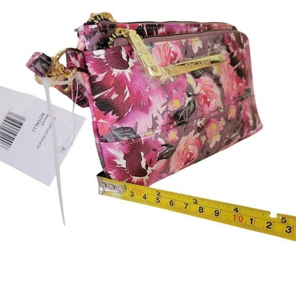 Betsey Johnson XOX Wrislet Pouch - Picture 5 of 10